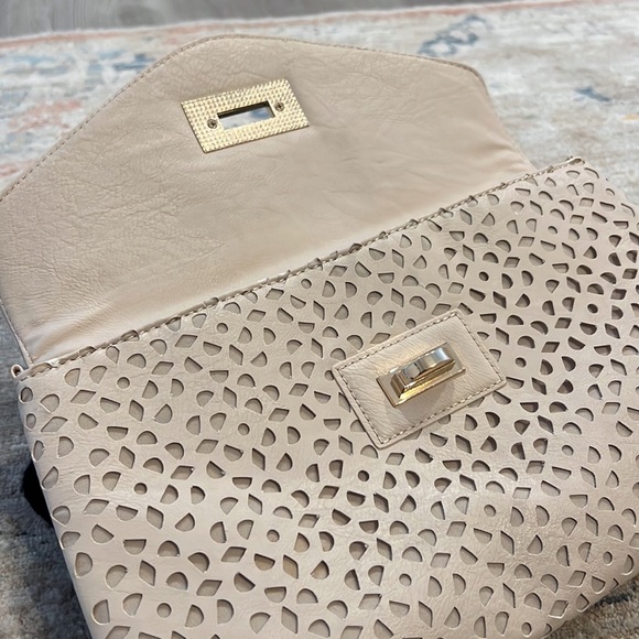 Cream Colored ALDO Purse - Picture 5 of 10